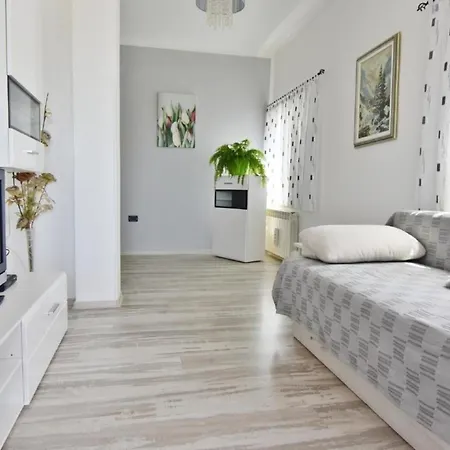 Apartment Klimatisierte In Valica Mit Grossem Garten *