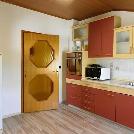 Klimatisierte In Valica Mit Grossem Garten