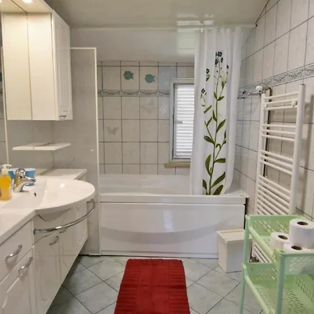 Apartment Klimatisierte In Valica Mit Grossem Garten *