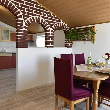 Klimatisierte In Valica Mit Grossem Garten Lejlighed Umag